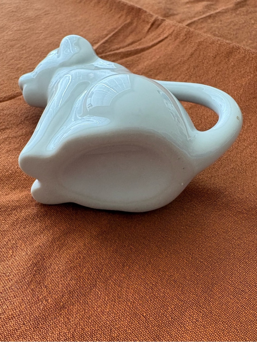 White Ceramic Dog-Shaped creamer - Picture 4 of 5